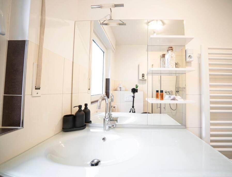 Modernes Apartment Auf 2 Etagen In Ruhiger Lage Zentral Zu Stadion Und Westfalenhallen Дортмунд Екстериор снимка